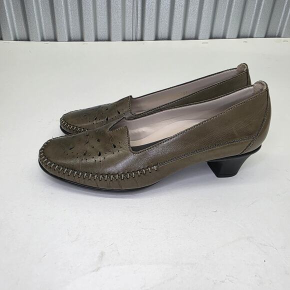 SAS Sonyo Slip On Heel Bronze Patent Leather Cut Out Kitten Size 7.5 M Comfort - Picture 4 of 9